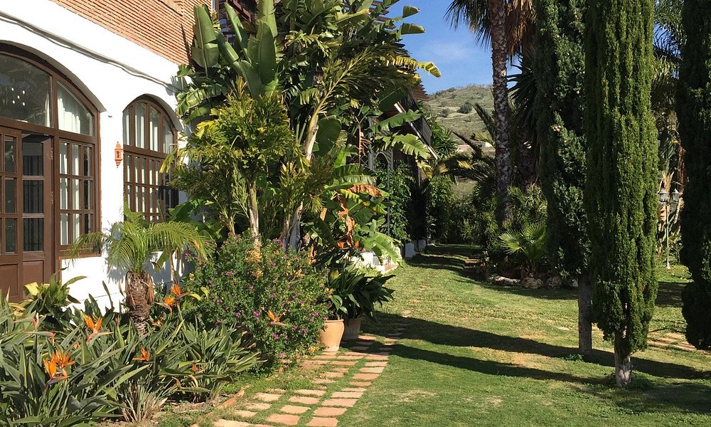 Celebrant_Oficiante_Molino de Santillan_F02